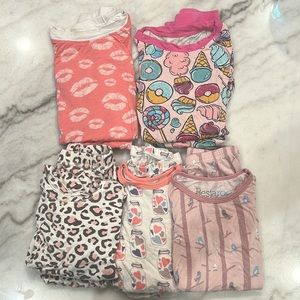 Lot of 5 pajamas, 2 little sleepies, 2 bestaroo, 1 spearmint love